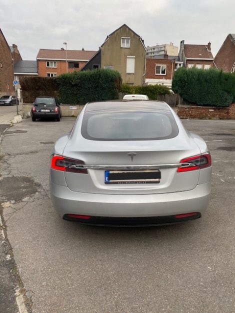 Tesla modèle S 09-2018 