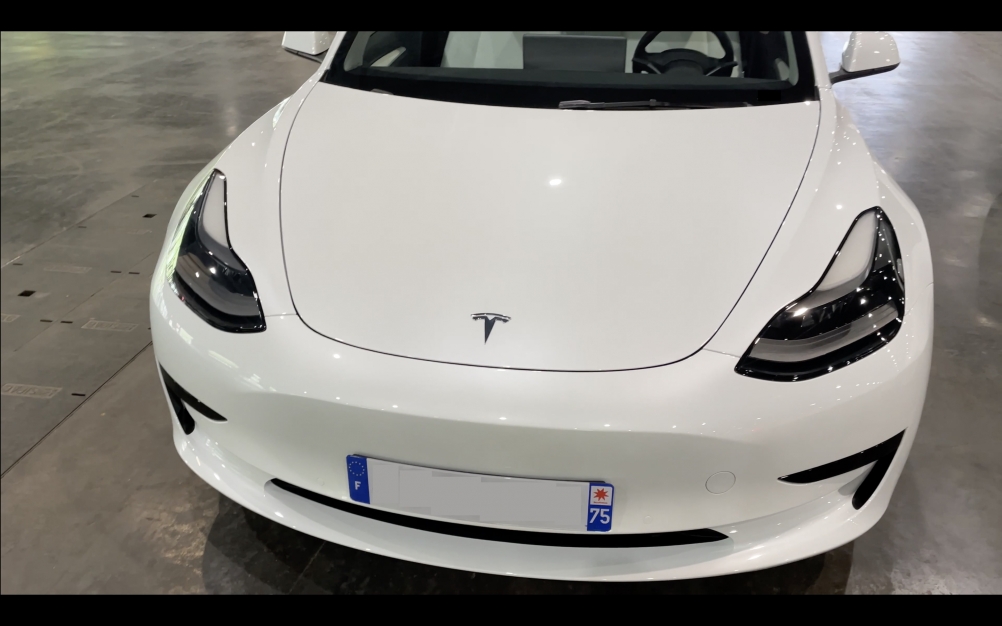 Tesla Model 3 SR+ LFP mai-2021 – 325 cv – 55,1 kWh – 9700 km – Intérieur blanc