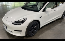 Tesla Model 3 SR+ LFP mai-2021 – 325 cv – 55,1 kWh – 9700 km – Intérieur blanc