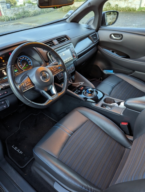 Nissan Leaf 40 kWh N-CONNECTA + porte vélo Thule