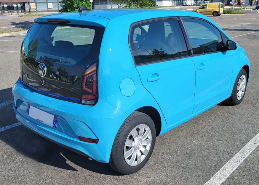 Volkswagen E-UP 2.0 état neuf avec sièges chauffants et pare brise dégivrant