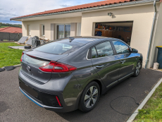 Hyundai Ioniq Plug-in hybride rechargeable 141ch Executive + attelage