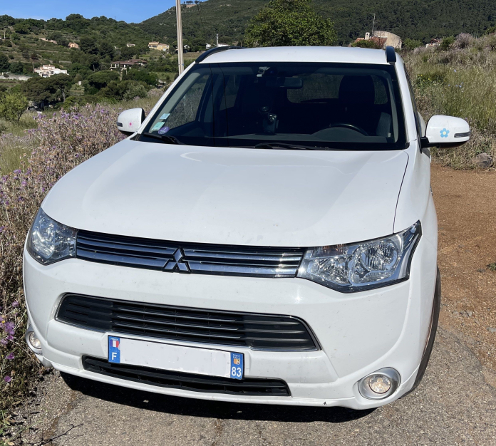 Mitsubishi OUTLANDER PHEV hybride rechargeable phev 4x4