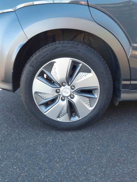 hyundai kona executive 64kw 204cv